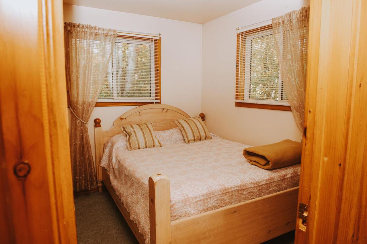 Espanola Lang Lake Resort מראה חיצוני תמונה