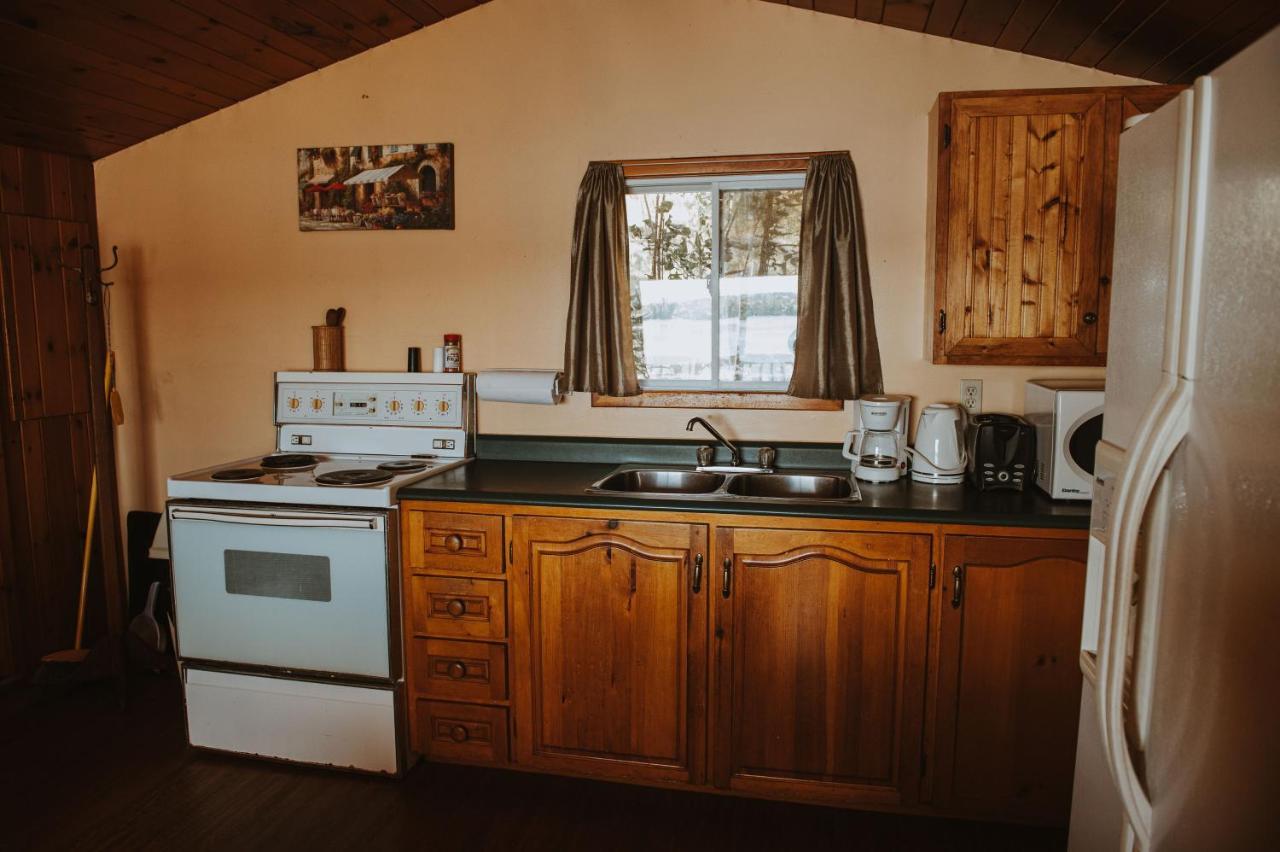 Espanola Lang Lake Resort מראה חיצוני תמונה