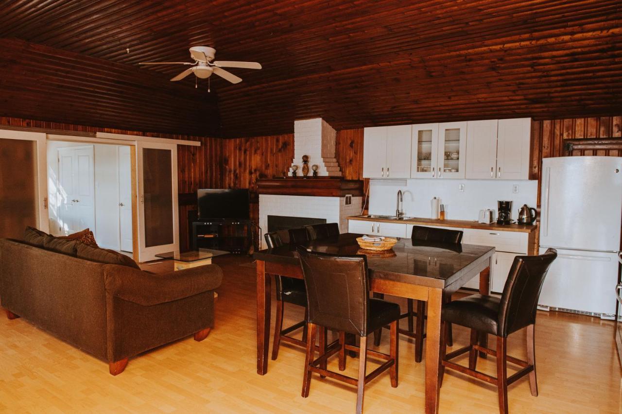 Espanola Lang Lake Resort מראה חיצוני תמונה